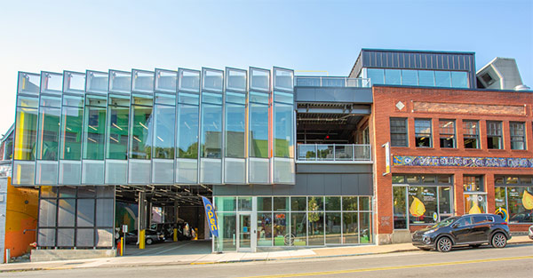 The Pittsburgh Glass Center renovation features VacuMax™ VIG